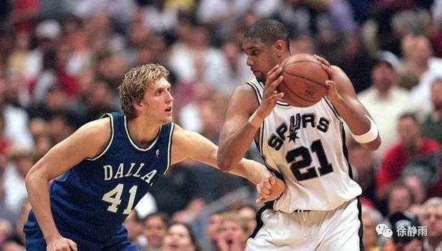 现出他的 现出他的