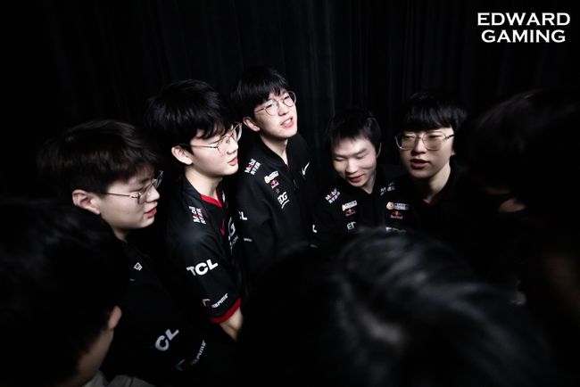 足球进入一 足球进入一